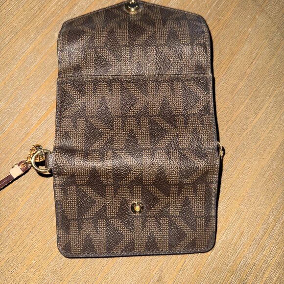 Michael Kors Jet Set Wallet - Picture 5 of 5